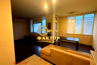 Двустаен апартамент в Пловдив, Въстанически
