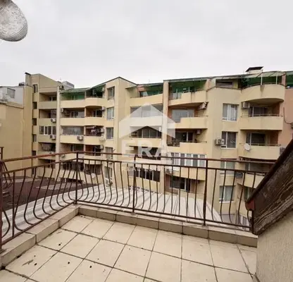 Снимка 3 — Двустаен тухлен апартамент с две тераси във Възраждане 1, Варна