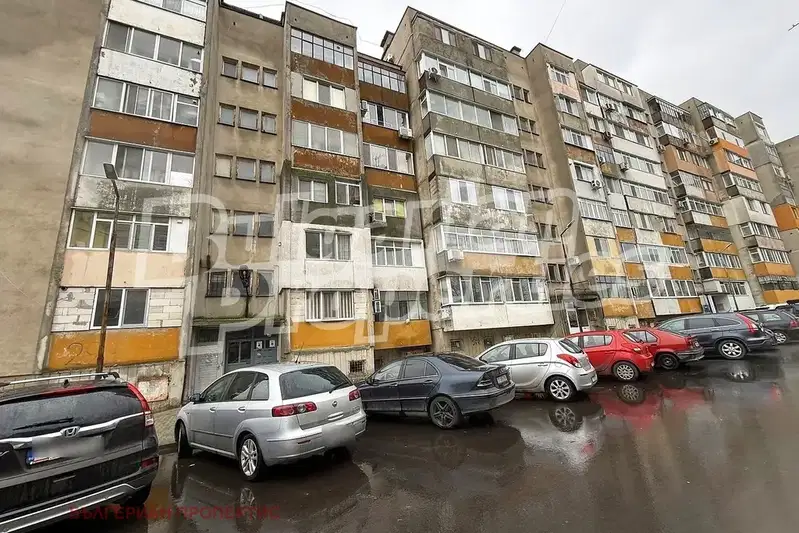 Двустаен апартамент в Ямбол, Златен рог