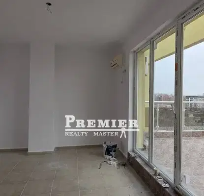 Photo 2 — Two-room apartment with large terrace in the Elenite resort