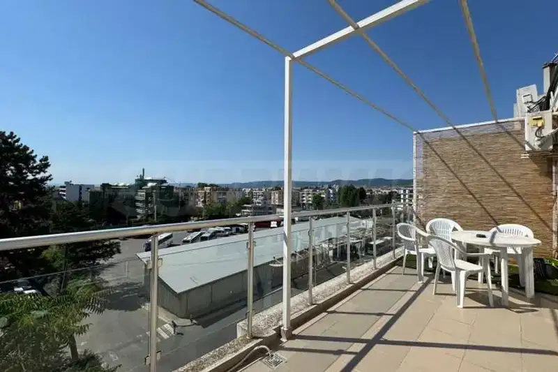 Двустаен апартамент в Бургас, к.к. Слънчев бряг