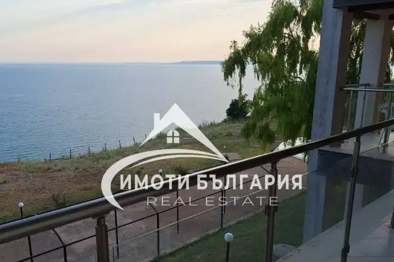 Двустаен апартамент в Добрич, Каварна