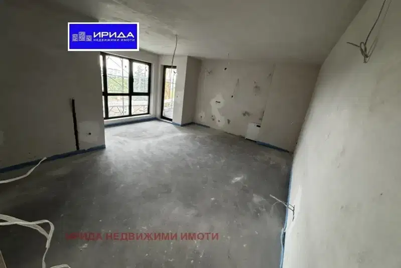 Едностаен апартамент с просторен хол и тераса в Бояна