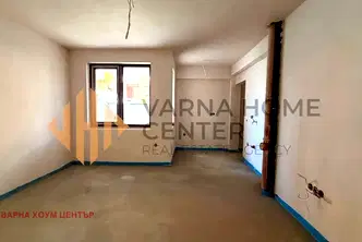 Партерен офис в нова сграда в ХЕИ, Варна с естествена светлина