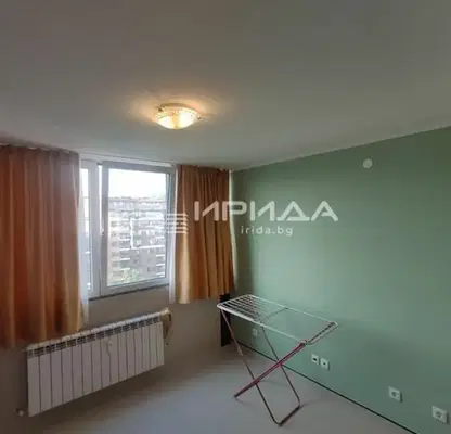 Снимка 3 — Двустаен апартамент с тераса в Младост 4, близо до метро