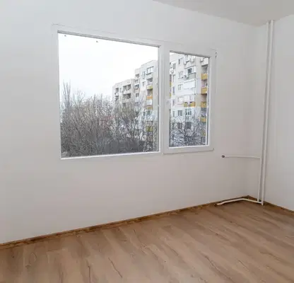Снимка 3 — Къща във Варна, Бяла