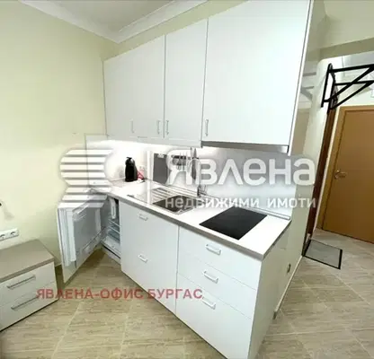 Снимка 4 — Едностаен апартамент с басейн на първа линия в Сарафово