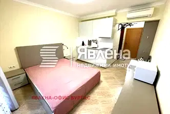 Едностаен апартамент с басейн на първа линия в Сарафово