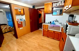 Едностаен апартамент в Хасково, Училищни