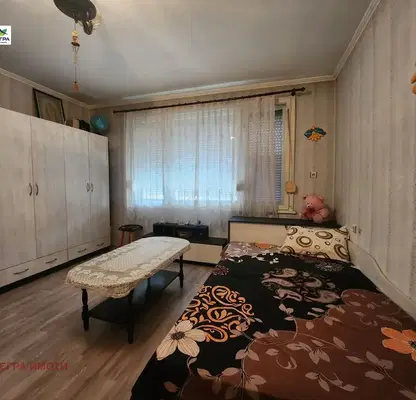 Снимка 4 — Етаж от къща в Пазарджик, Център