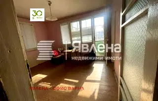 Етаж от къща във Варна, Цветен квартал