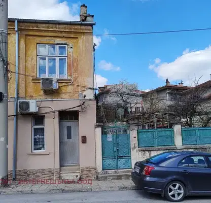 Снимка 2 — Етаж от къща в Шумен, Томбул джамия