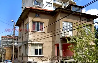 Етаж от къща в Хасково, Училищни