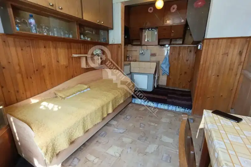 Етаж от къща във Велико Търново, Варуша