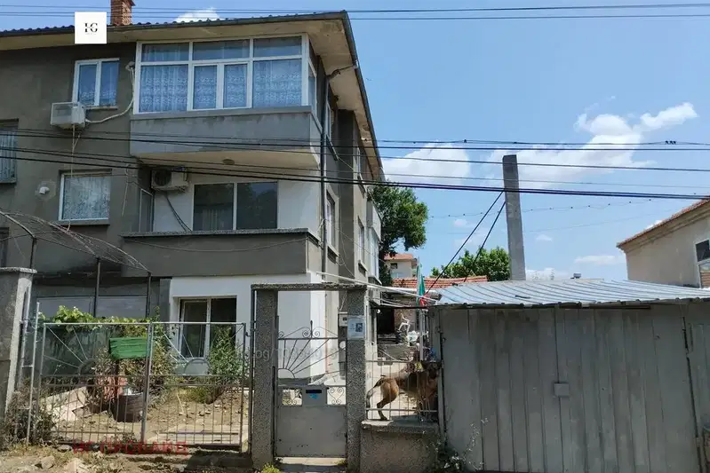 Етаж от къща в Бургас, Айтос