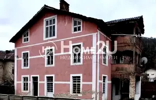 Етаж от къща в София, Костенец