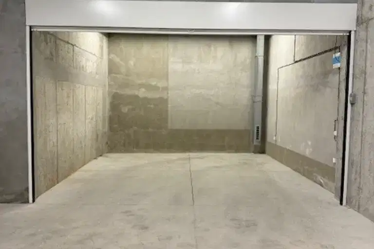 Garage/Parking in Sofiya, Boyana