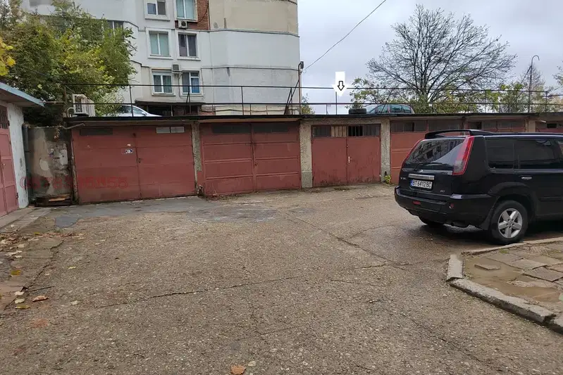 Гараж/Паркомясто във Велико Търново, Колю Фичето