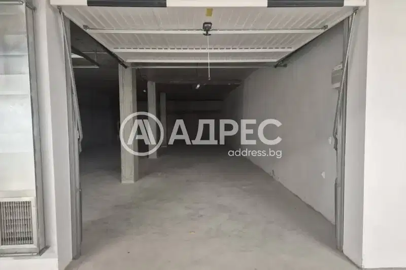 Гараж/Паркомясто в София, Връбница 2