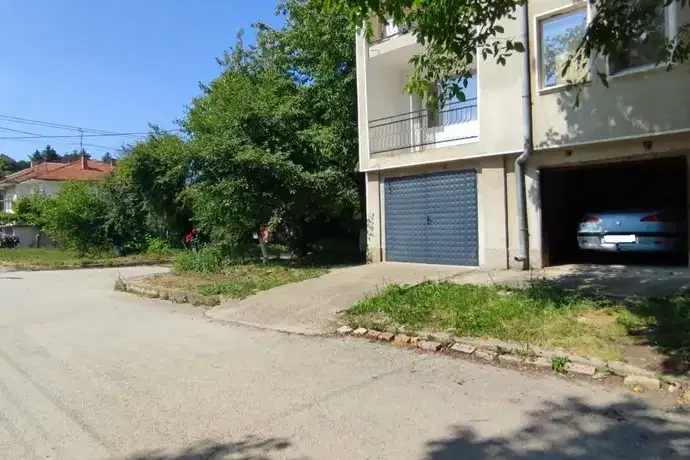 Garage/Parking in Oblast Veliko Tyrnovo, Strajica