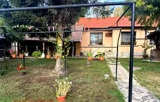 Къща в Нови Искър