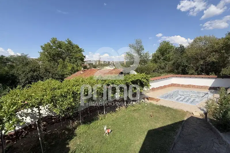 House with 3 bedrooms and pool in the centre of Veliko Tarnovo