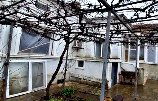Къща в Добрич, Център