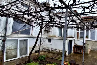 Къща в Добрич, Център