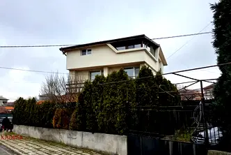 Къща в Перник, Църква