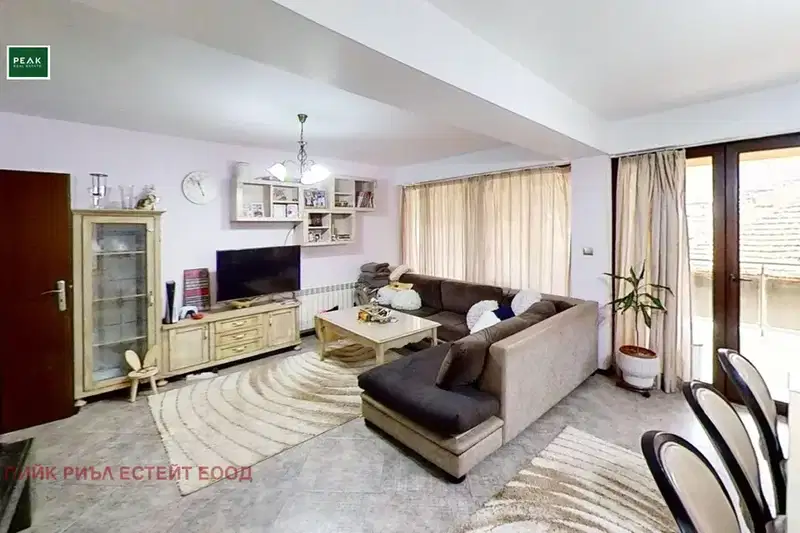 House in Gabrovo, Etyra