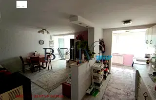 Къща във Варна, Галата