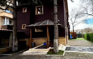 Къща в София, Красна поляна 2