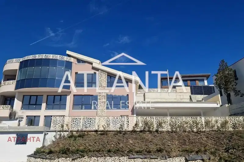 House in Varna, Akchelar
