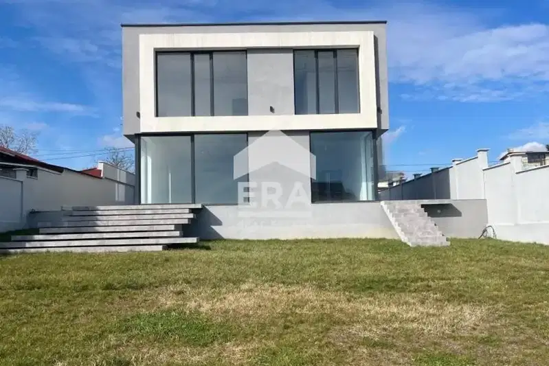 Къща във Варна, м-т Ален мак