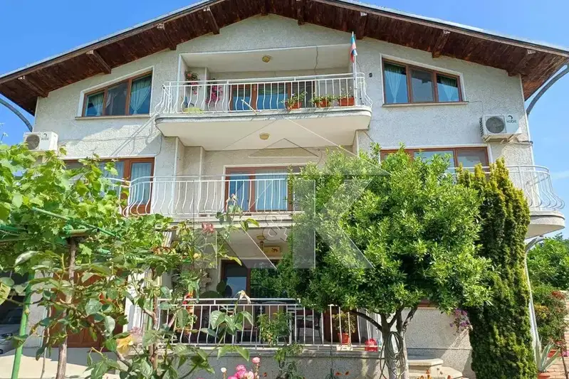 House in Varna, Alen Mak
