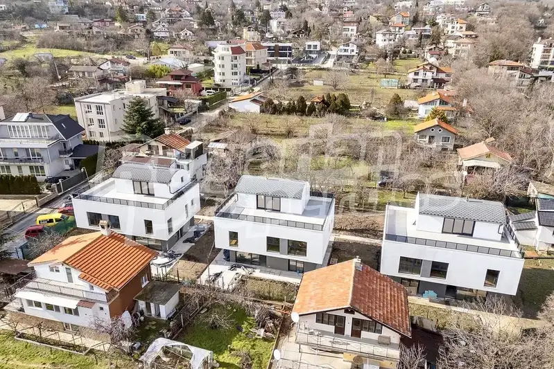 Къща във Варна, м-т Ален мак