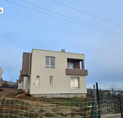 Снимка 3 — Къща във Варна, м-т Боровец - юг