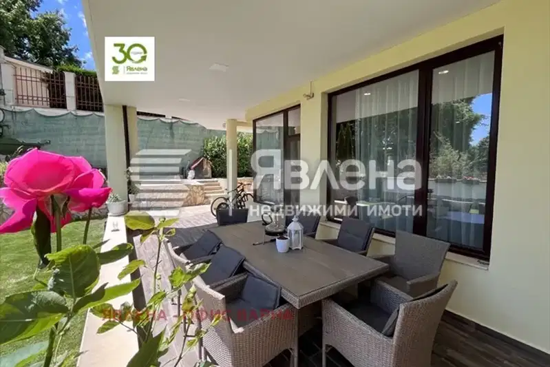 House in Varna, Manastirski Rid