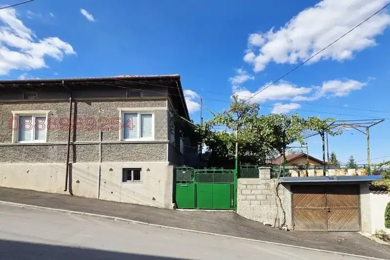 Къща в Добрич, Пинета