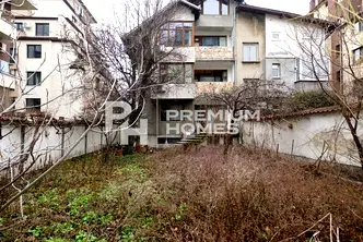 Къща в София, Редута