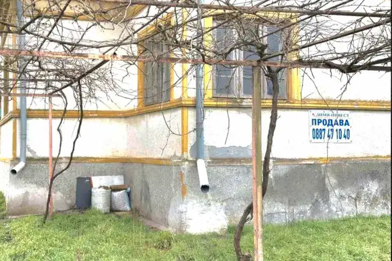 House with 3 rooms in Riltsi district, Dobrich, with large yard