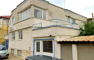 Къща в Русе, Родина 4