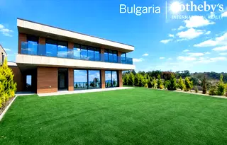 Къща в Бургас, Сарафово