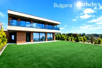 Къща в Бургас, Сарафово