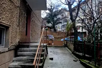 Къща в Плевен, Широк център