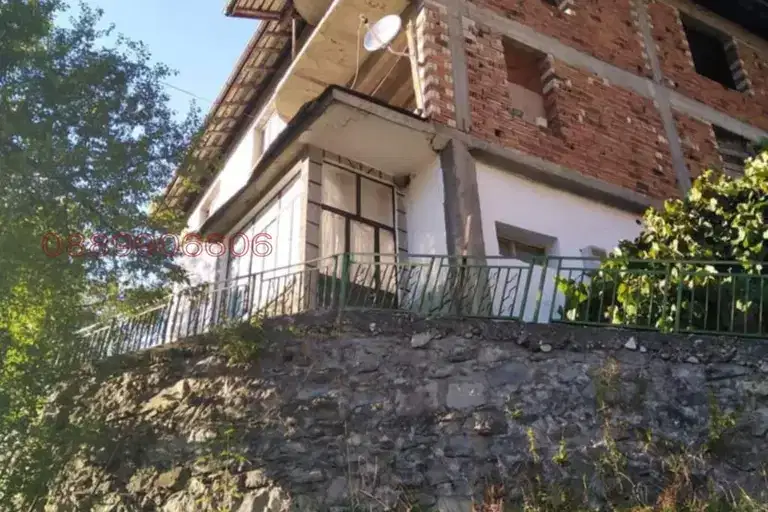 House in Smolyan, Ustovo