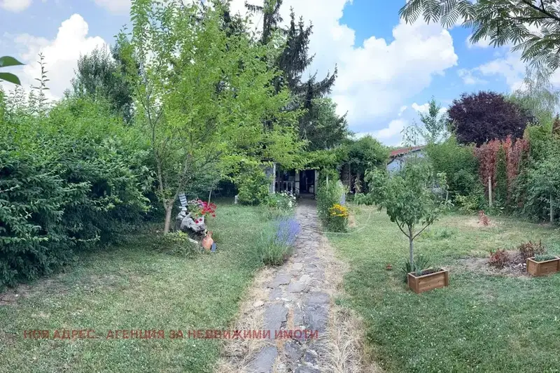 Къща в Търговище, Вилна зона