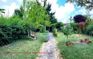 Къща в Търговище, Вилна зона