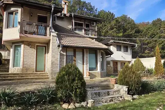 Къща във Варна, Виница