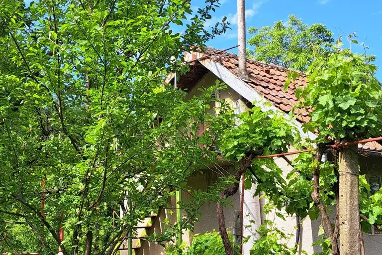 House in Ruse, 9-Ti Kilometyr